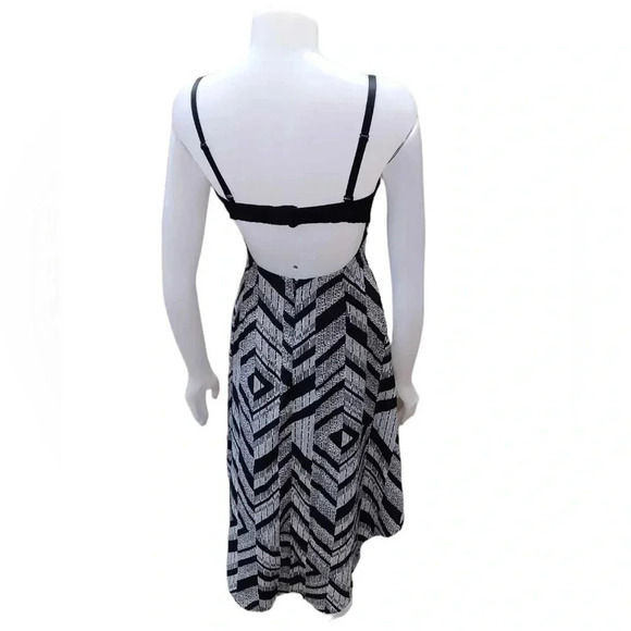 Guess Sleeveless Halter Hi Lo Black & White Dress Size 4 - Picture 2 of 11
